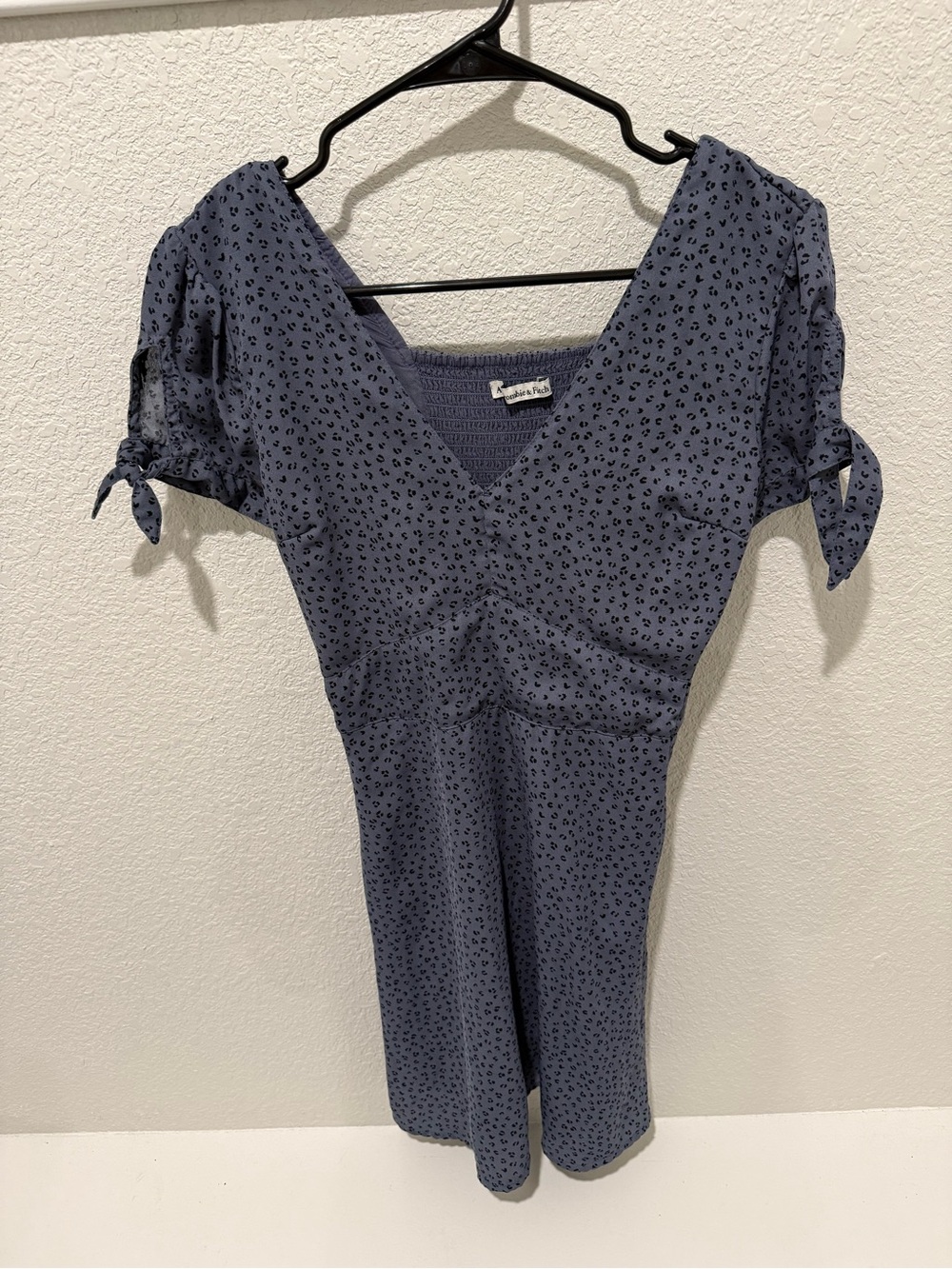 Abercrombie & Fitch Light Blue Leopard Print Dress. XXS